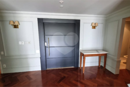 Apartamento para alugar com 6 quartos, sendo 4 suítes,  em Panamby, São Paulo, SP