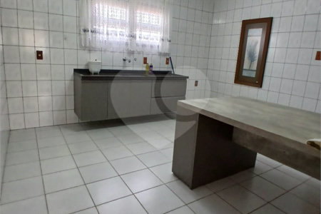 Casa à venda com 5 quartos, sendo 3 suítes, em Vila Santista, Atibaia, SP