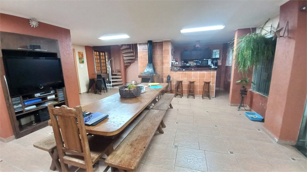 Sobrado à venda ou para alugar com 4 quartos, sendo 1 suíte,  em Santana, São Paulo, SP
