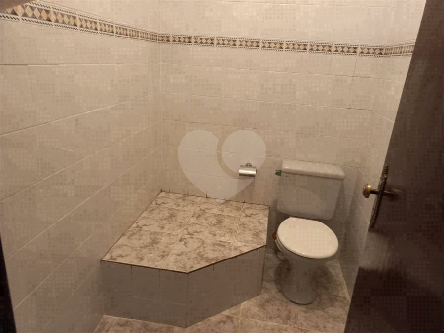 Sobrado à venda ou para alugar com 4 quartos, sendo 1 suíte,  em Barro Branco (zona Norte), São Paulo, SP