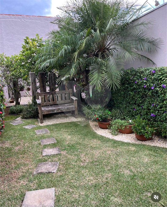 Sobrado à venda com 3 quartos, sendo 1 suíte,  em Vila Suissa, Mogi das Cruzes, SP