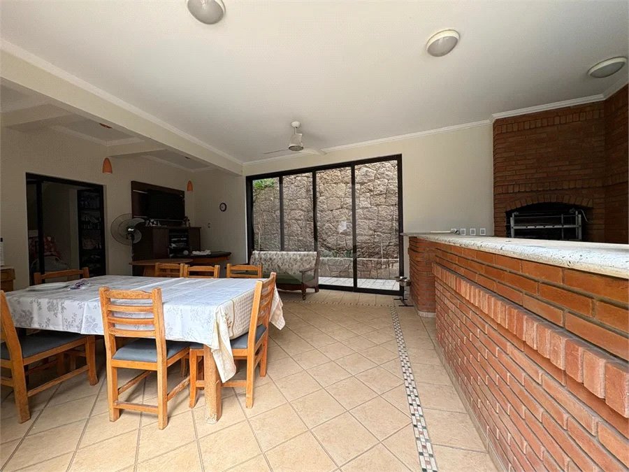 Casa a Venda no Condomínio Vista Alegre - Sede em Vinhedo/SP