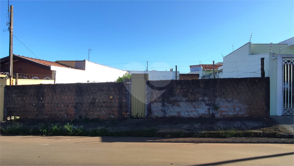 Terreno à Venda em São Carlos, no bairro Nossa Senhora de Fátima
