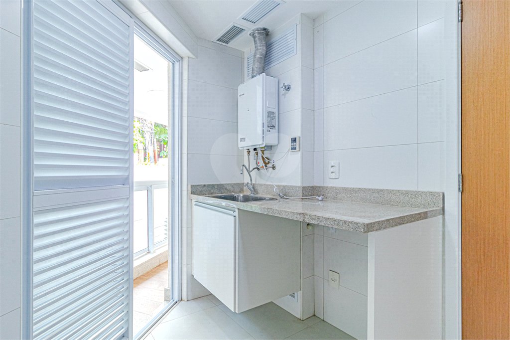 Apartamento à venda com 3 quartos, sendo 1 suíte, em Lagoa, Rio de Janeiro, RJ