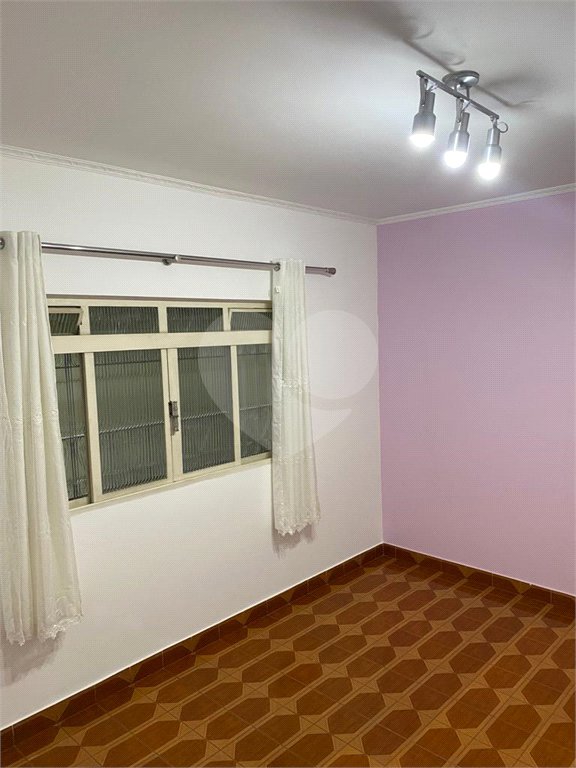 Sobrado à venda com 4 quartos, sendo 1 suíte, em Artur Alvim, São Paulo, SP