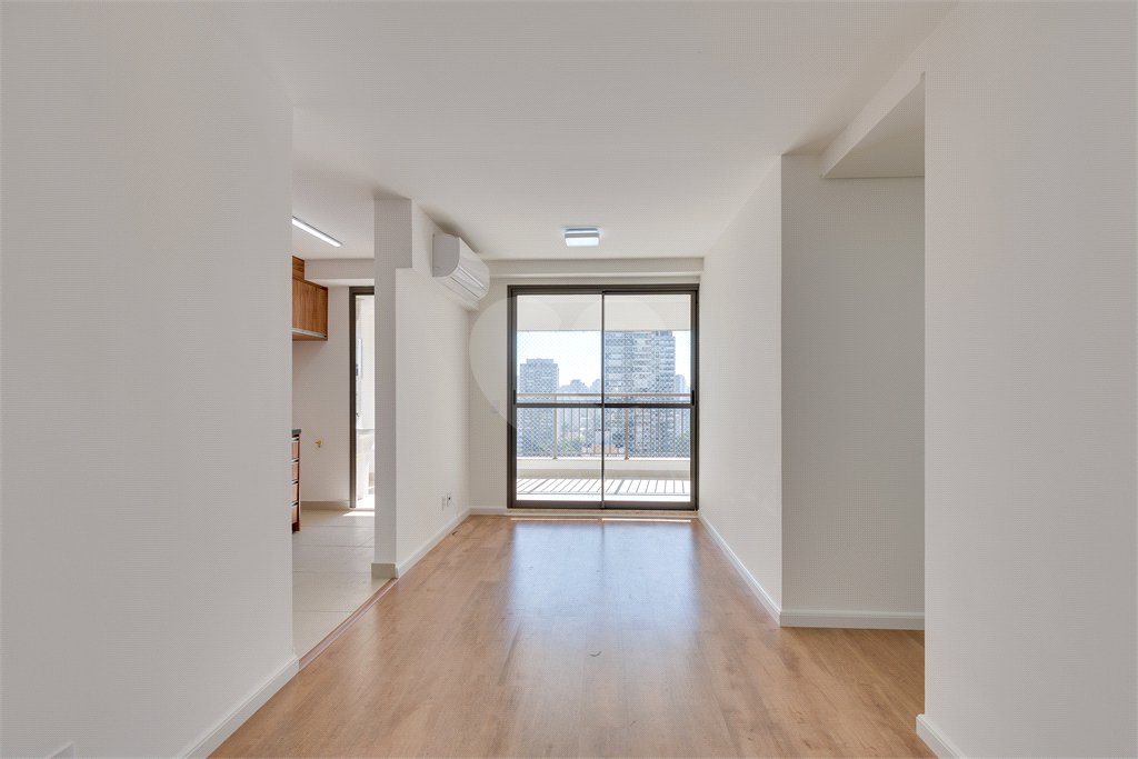 Apartamento à venda com 3 quartos, sendo 1 suíte, em Chácara Santo Antônio, São Paulo, SP