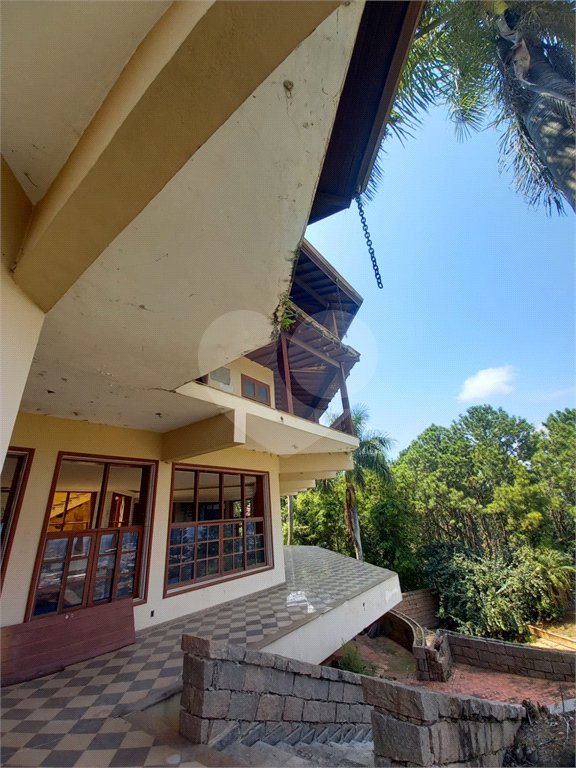 Casa à venda com 14 quartos, sendo 10 suítes, no condomínio Rua do Observatorio 2270, Vinhedo - SP