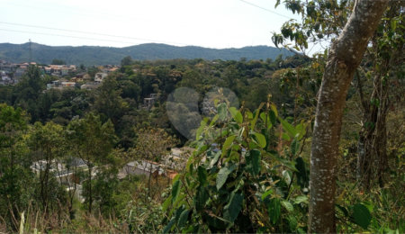 Terreno à venda em Barreiro, Mairiporã, SP