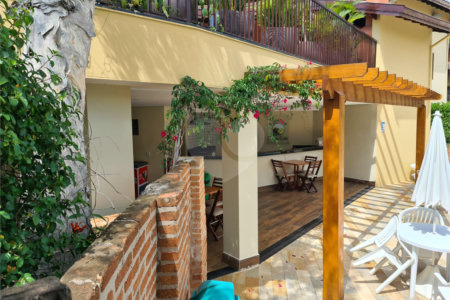 Casa à venda com 4 quartos, sendo 2 suítes, no condomínio Residencial Grape Village, Vinhedo - SP