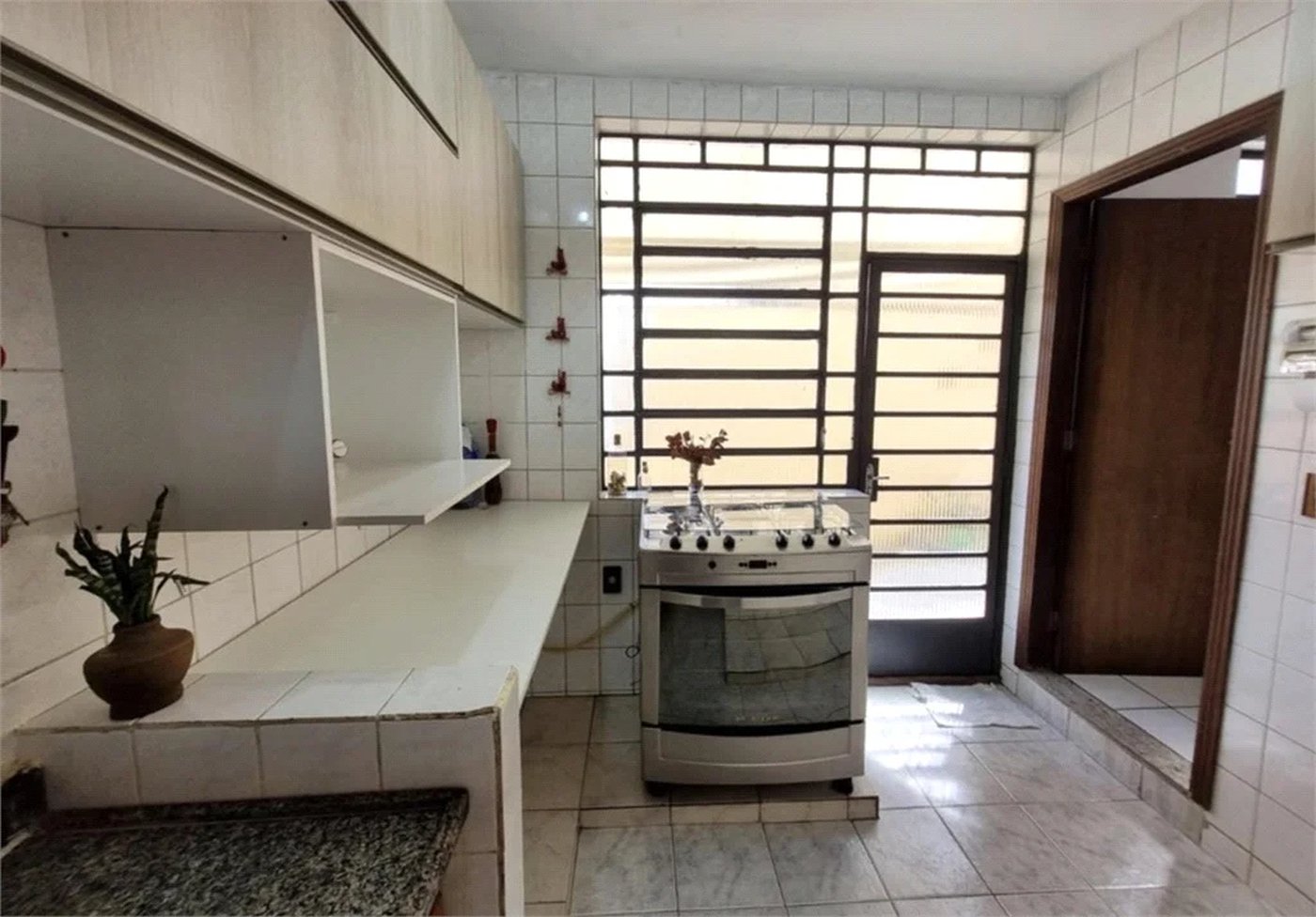 Sobrado à venda com 3 quartos, sendo 2 suítes,  em Jardim Ester Yolanda, São Paulo, SP