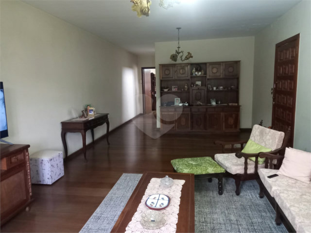 Sobrado à venda com 3 quartos, sendo 1 suíte,  em Horto, São Paulo, SP