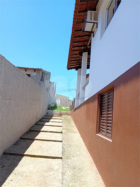 Casa Térrea à venda com 3 quartos em Guaxinduva, Atibaia, SP