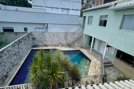 Casa à venda com 5 quartos, sendo 1 suíte, no condomínio Residencial Green Ville, Rio de Janeiro - RJ