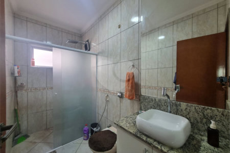 Casa à venda com 4 quartos, sendo 1 suíte, em Jardim São Carlos, Sorocaba, SP