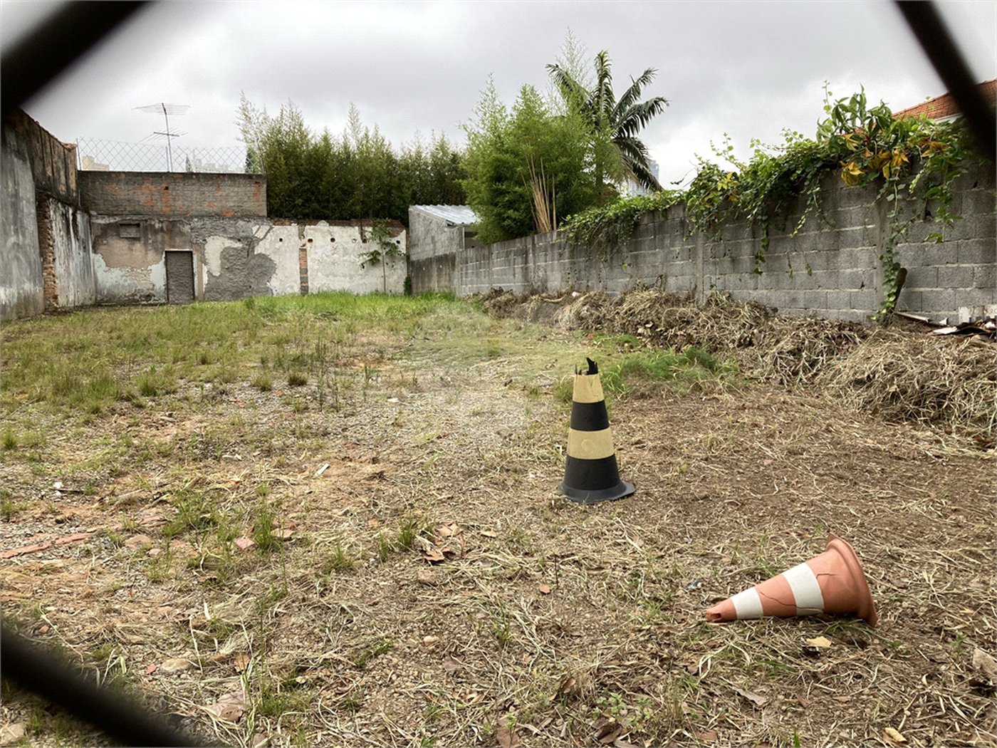 Terreno à venda em Jardim Esmeralda, São Paulo, SP