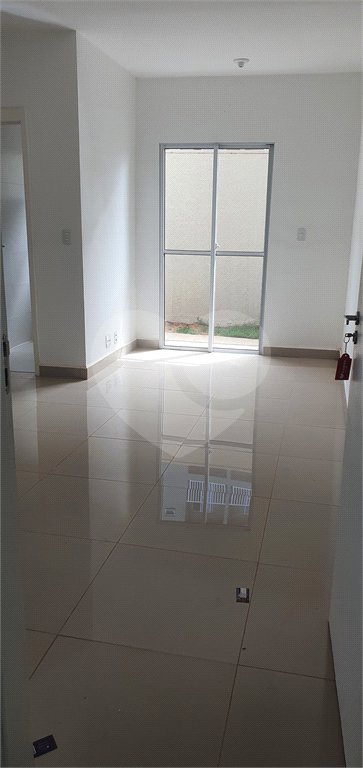 Apartamento para locação ou venda na Vila das Orquídeas.