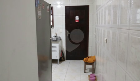 Sobrado à venda com 3 quartos, sendo 1 suíte,  em Itaquera, São Paulo, SP