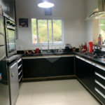 Casa à venda com 3 quartos, sendo 1 suíte, no condomínio Residencial Ponderosa, São Roque - SP