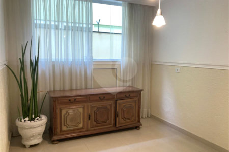 Casa para alugar com 3 quartos, sendo 1 suíte, em Santo Amaro, São Paulo, SP