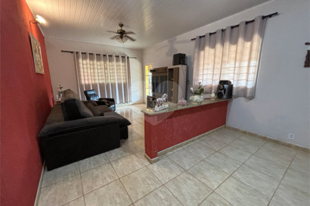 Chácara à venda com 3 quartos em Vila Sottemo, Itapetininga, SP