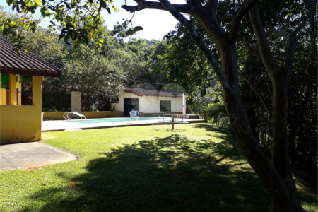 Sítio à venda com 9 quartos, sendo 7 suítes, no Centro, Monteiro Lobato, SP
