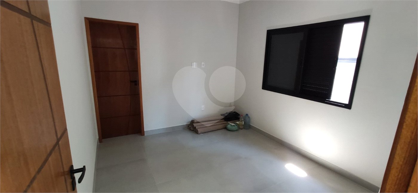 Casa à venda com 3 quartos, sendo 1 suíte,  no condomínio Reserva do Vale, Caçapava - SP