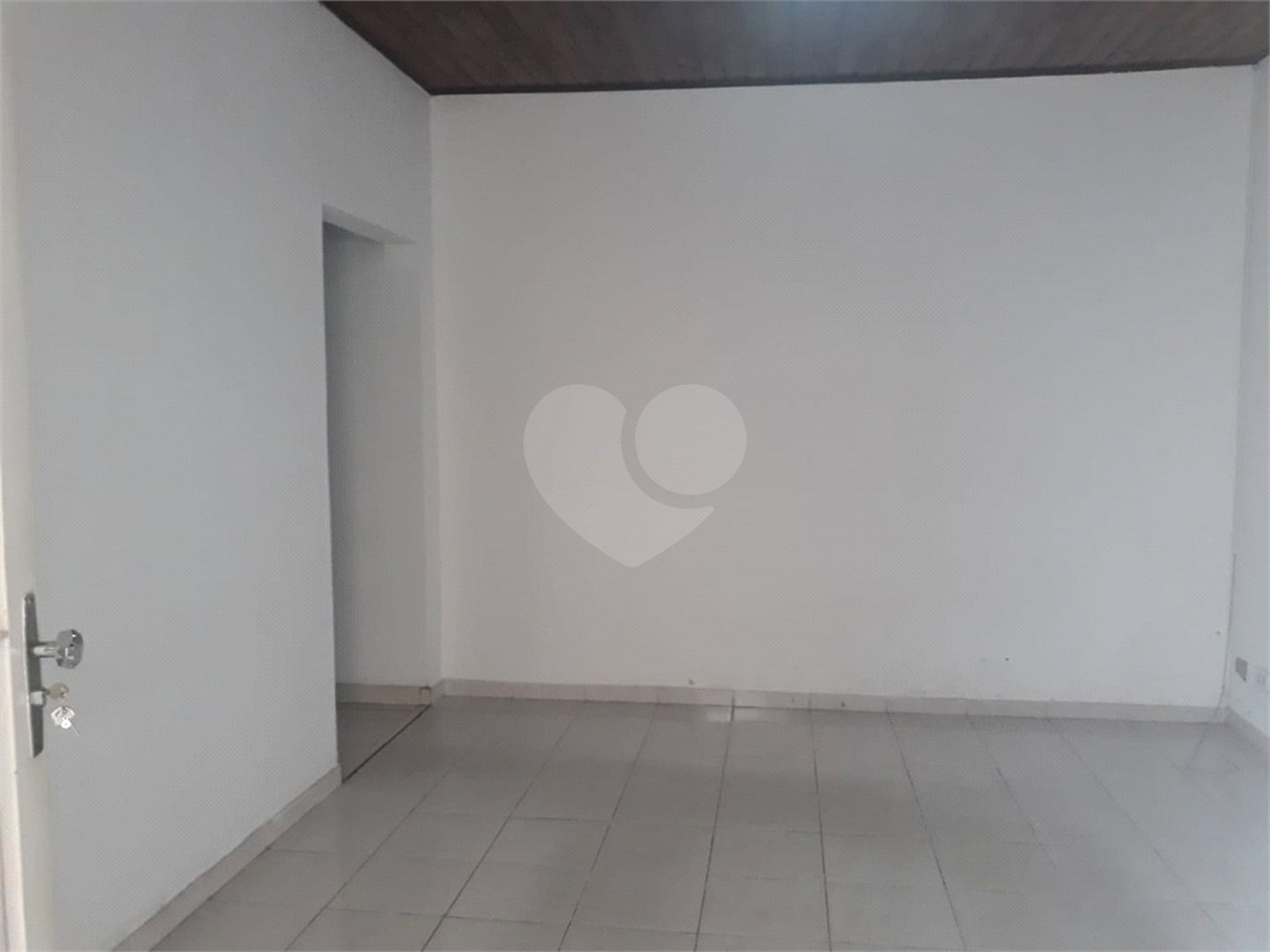 Casa à venda com 4 quartos, sendo 1 suíte, no Centro, São Roque, SP
