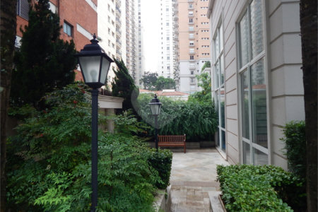 Apartamento à venda com 4 suítes em Moema, São Paulo, SP