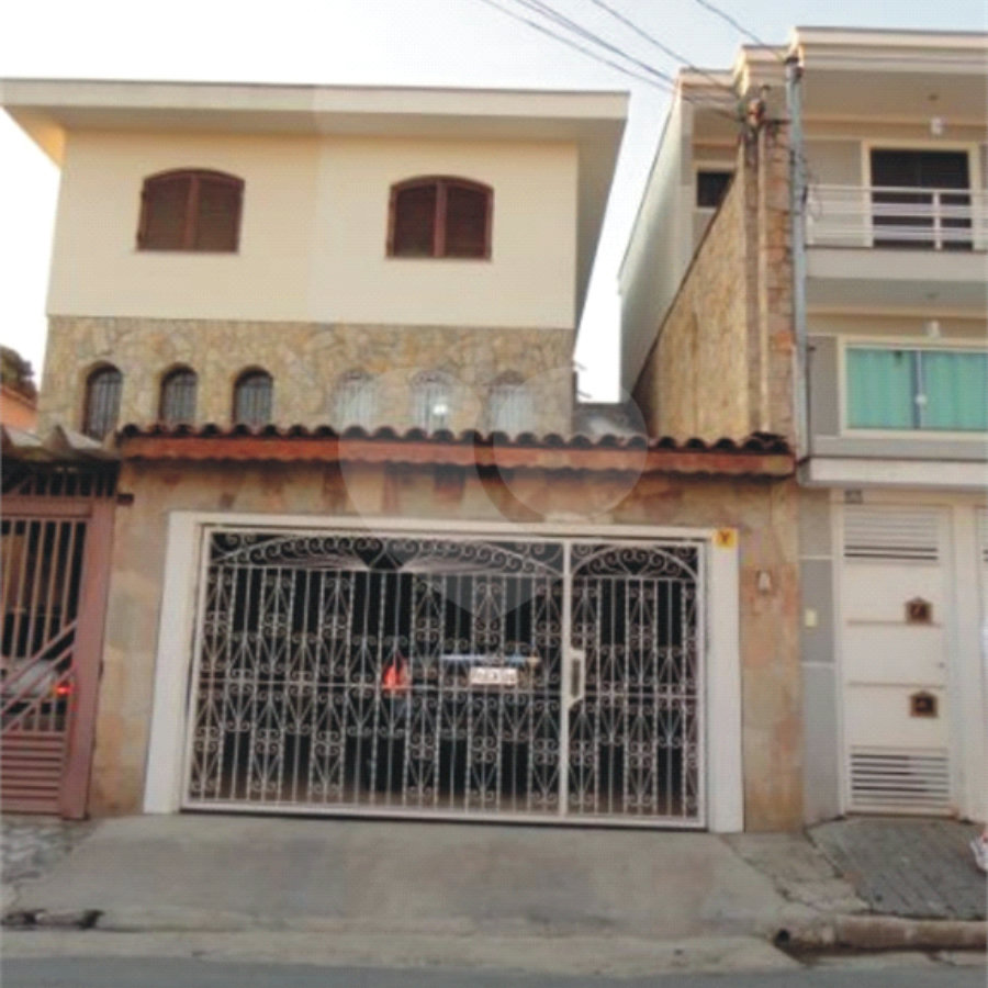 Sobrado à venda com 4 quartos, sendo 1 suíte, em Vila Gustavo, São Paulo, SP