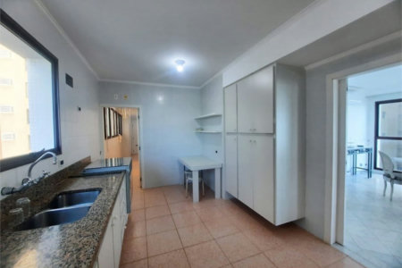 Apartamento Residencial à venda, Pitangueiras, Guarujá - AP0136.