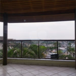 Casa à venda com 4 quartos, sendo 3 suítes, no condomínio Arujá 5, Arujá - SP