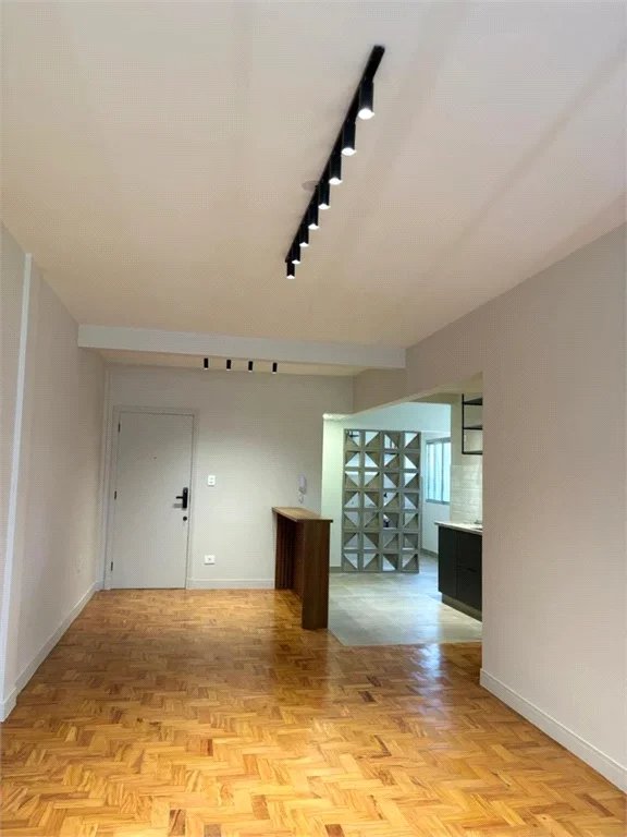 Apartamento à venda com 3 quartos, sendo 1 suíte,  em Pinheiros, São Paulo, SP