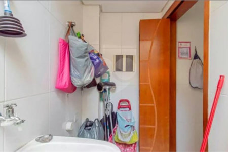 Casa à venda com 2 suítes no condomínio Residencial Flor de Lis, São Paulo - SP