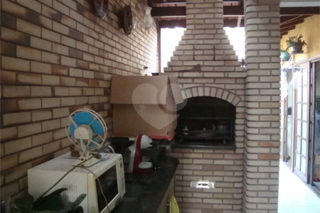 Sobrado à venda com 3 suítes em Vila Vitório Mazzei, São Paulo, SP