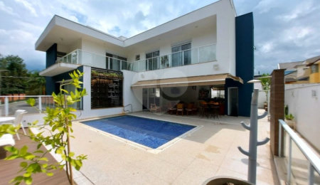 Casa à venda com 4 suítes no condomínio Belvedere II, Votorantim - SP