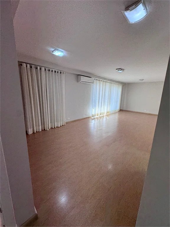 Apartamento para alugar com 3 quartos, sendo 1 suíte, em Pinheiros, São Paulo, SP