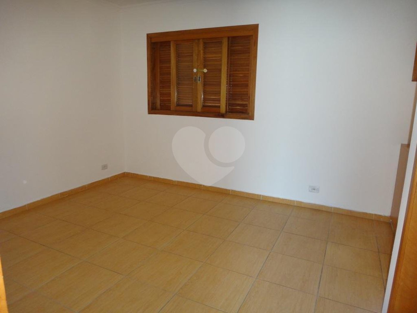 Casa à venda ou para alugar com 4 quartos, sendo 2 suítes, no condomínio Vila Hípica, São Paulo - SP