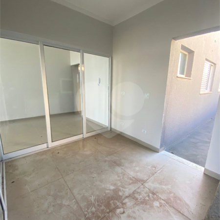 Casa à venda com 3 quartos, sendo 1 suíte, em Ipê, Três Lagoas, MS