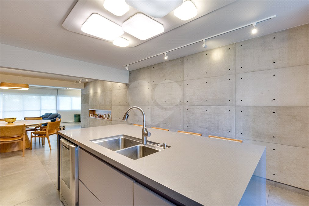Apartamento à venda com 4 quartos, sendo 3 suítes, em Alto da Boa Vista, São Paulo, SP