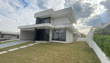 Casa à venda com 3 suítes no condomínio Campo de Toscana, Vinhedo - SP
