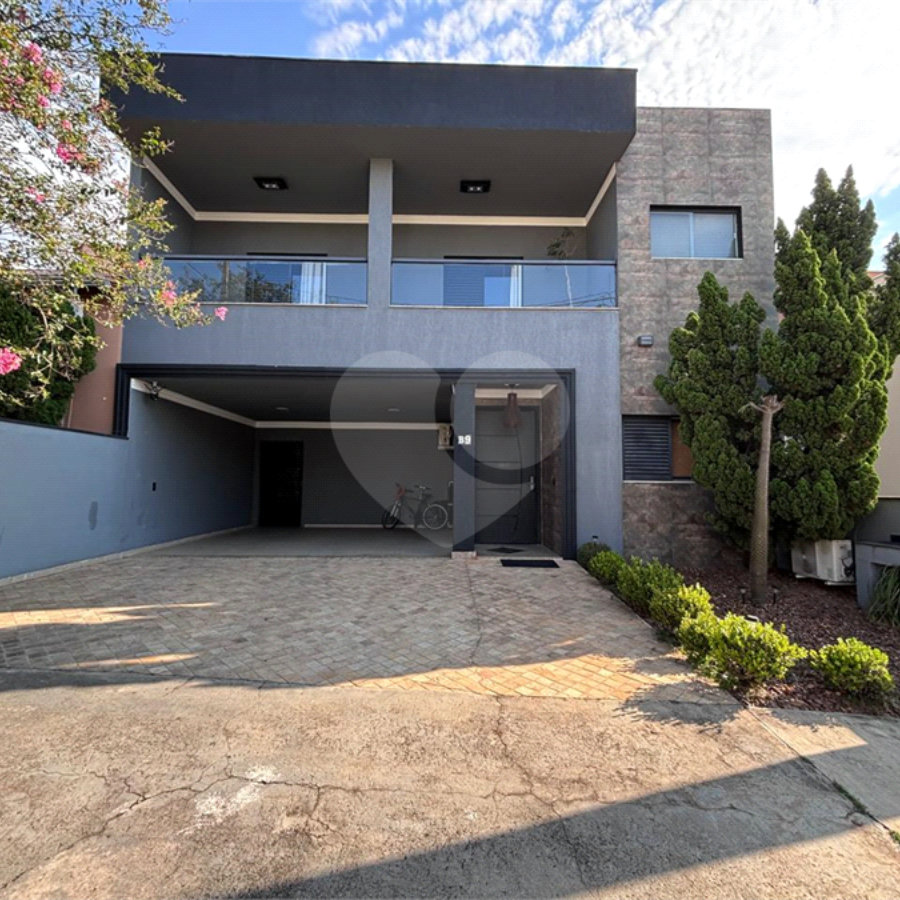 Casa à venda com 4 quartos, sendo 2 suítes, no condomínio Carmen Blanco, Sorocaba - SP