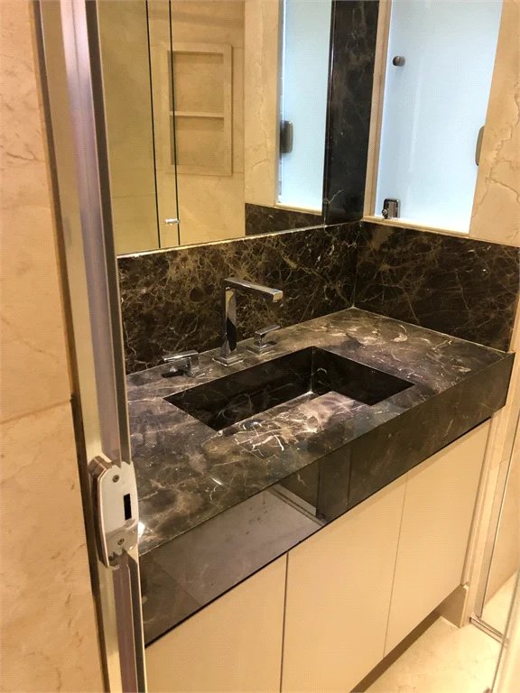 Apartamento à venda com 4 suítes em Vila Suzana, São Paulo, SP
