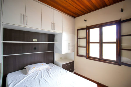 Casa à venda ou para alugar com 5 quartos, sendo 2 suítes, no condomínio Restinga Verde, São Roque - SP