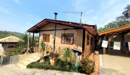 Casa à venda com 3 quartos, sendo 1 suíte,  no condomínio Associação Reserva das Hortênsias, Mairiporã - SP