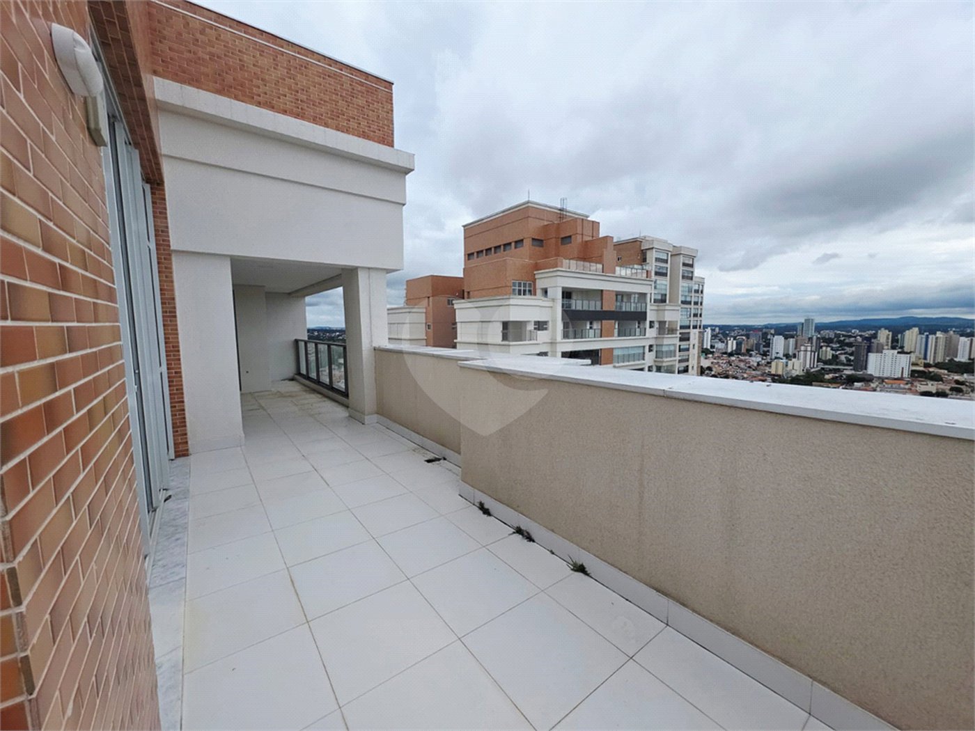 Triplex à venda com 4 suítes em Anhangabaú, Jundiaí, SP