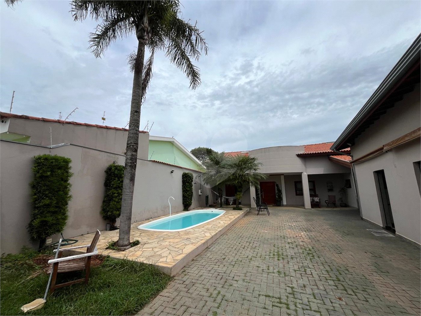 Casa à venda com 3 suítes em Jardim Shangri-lá, Itapetininga, SP