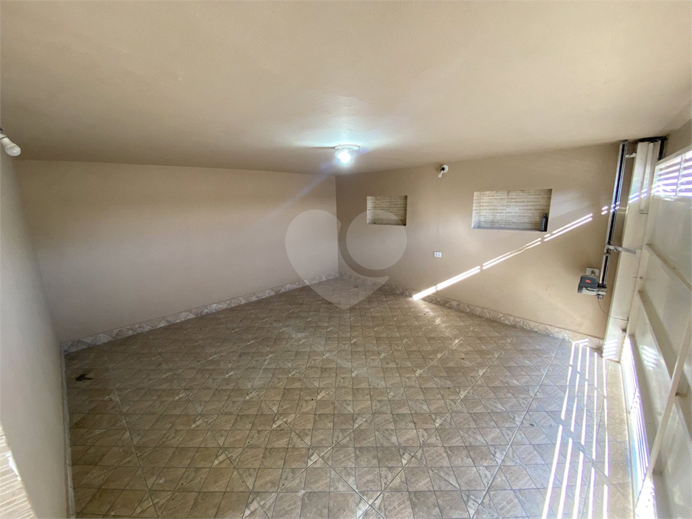Sobrado à venda com 3 quartos, sendo 1 suíte, em Monte Castelo, São José dos Campos, SP