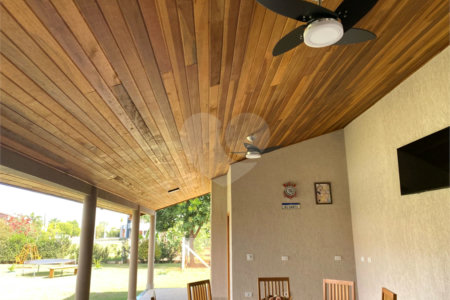 Casa à venda com 4 quartos, sendo 3 suítes, no condomínio Primavera, Salto - SP