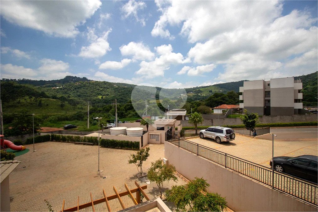 Apartamento à venda com 3 quartos, sendo 1 suíte, em Bairro do Cambará, São Roque, SP