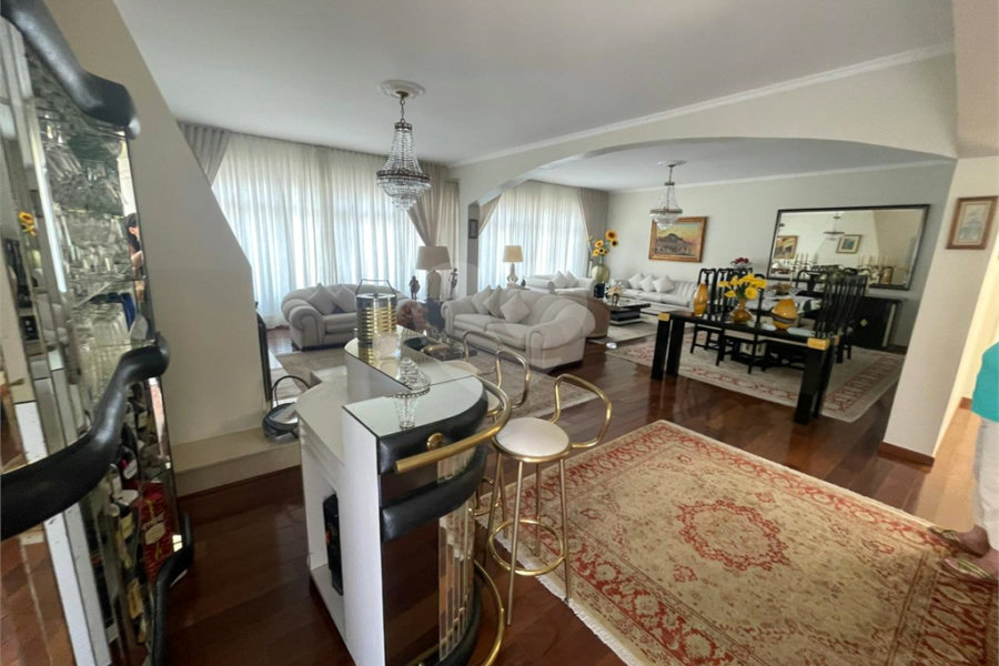 Casa Térrea à venda com 4 suítes em Vila Albertina, São Paulo, SP